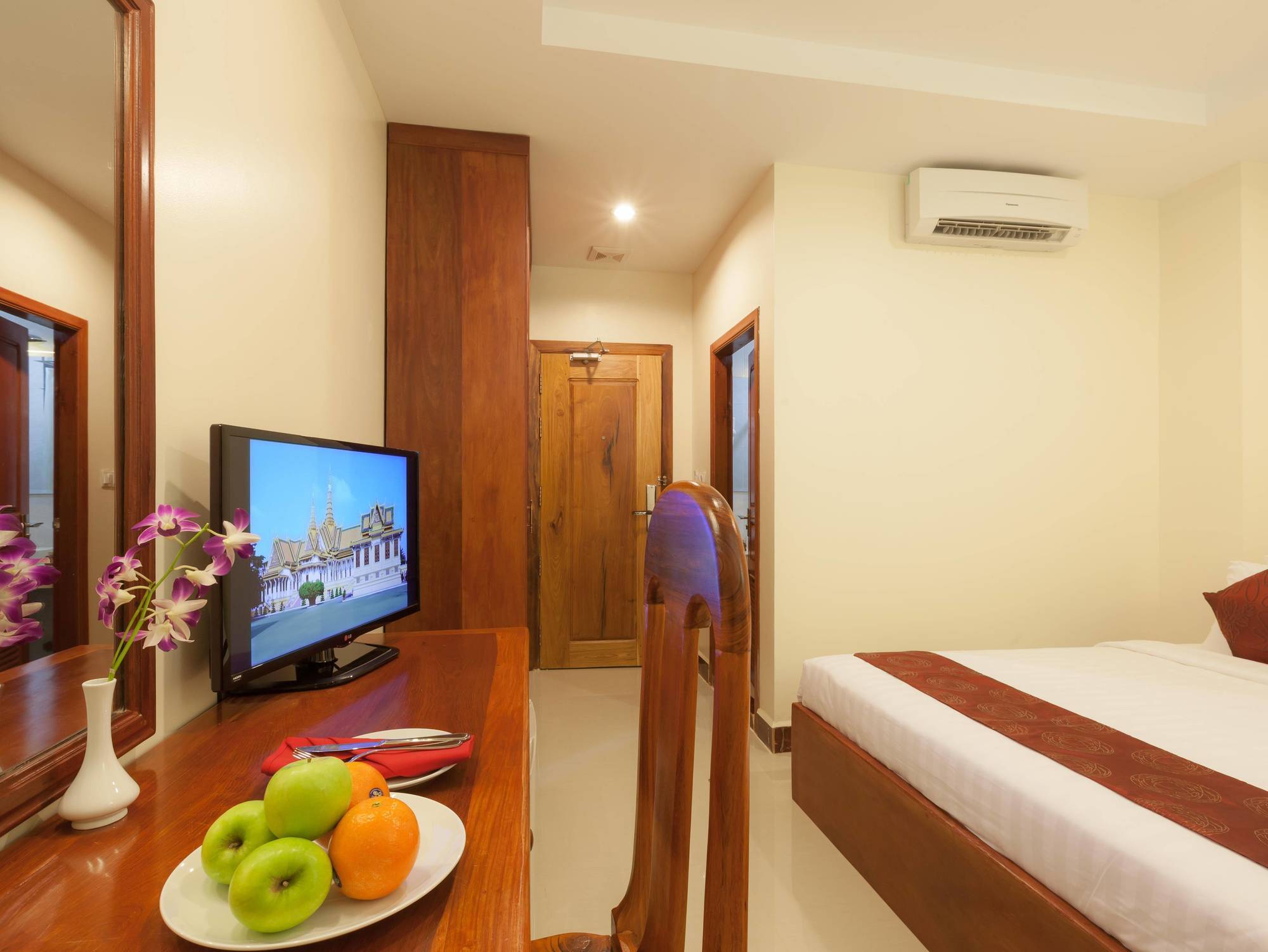 Kirirom Crystal Hotel Phnom Penh Eksteriør bilde